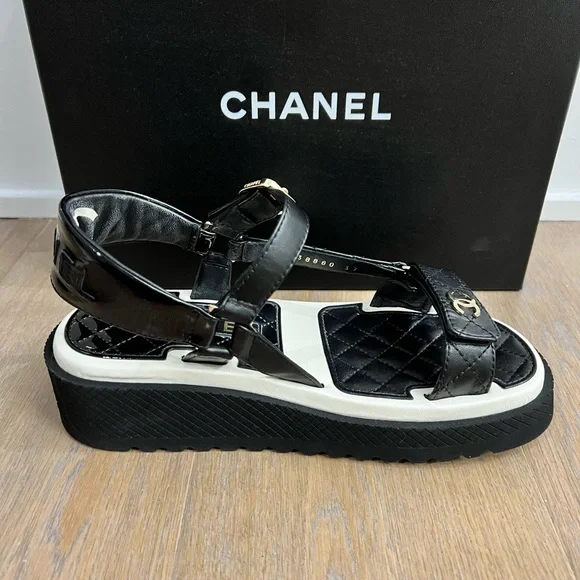 Chanel 2022 “Road to the Sun” sandal - Picture 6 of 13